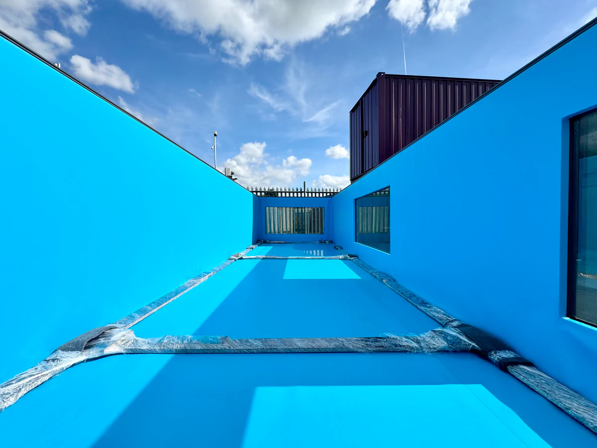 12M-_-40ft-_-Container-Swimming-Pool17.webp