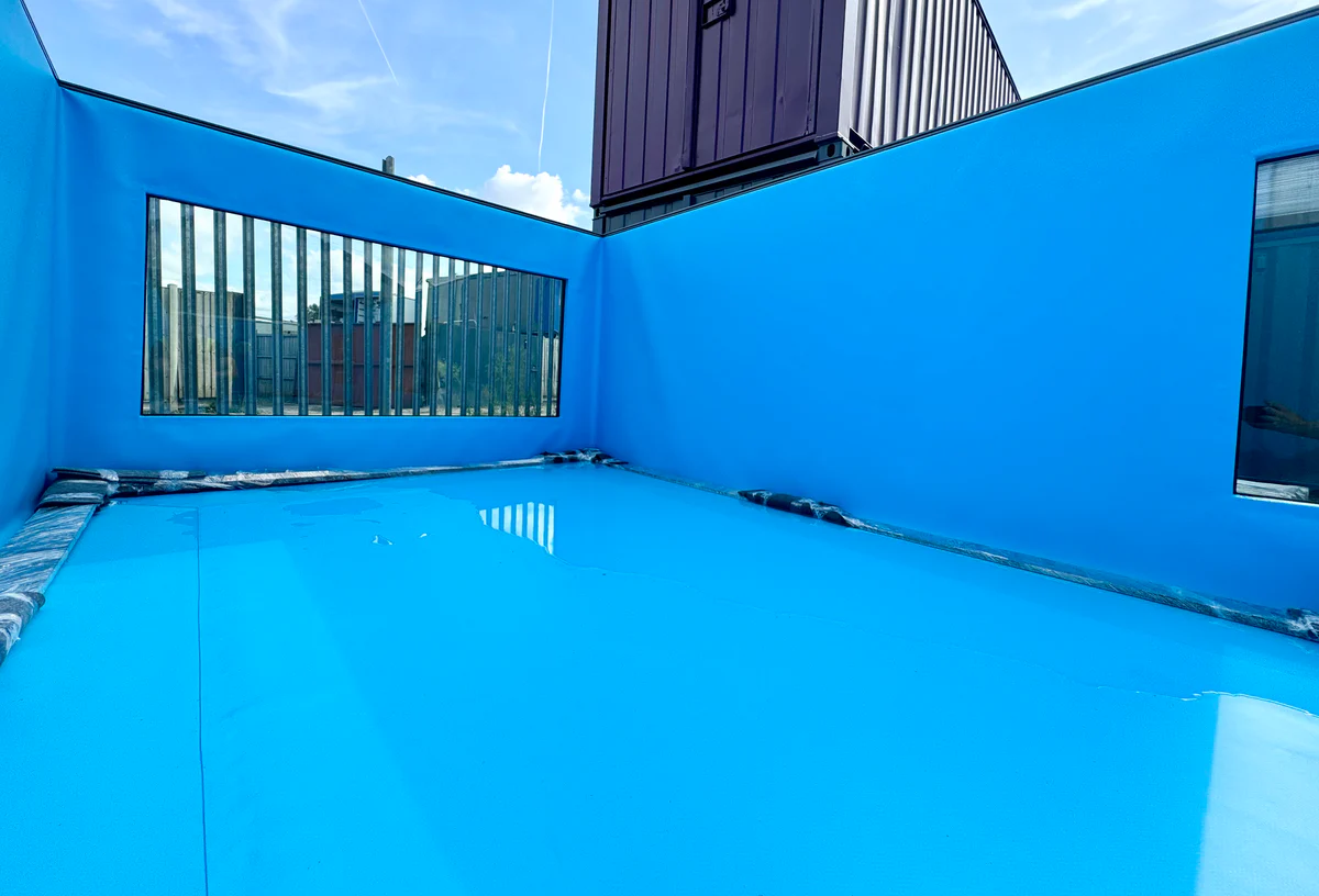 12M-_-40ft-_-Container-Swimming-Pool19.webp