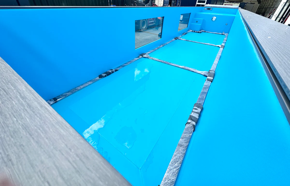 12M-_-40ft-_-Container-Swimming-Pool4.webp