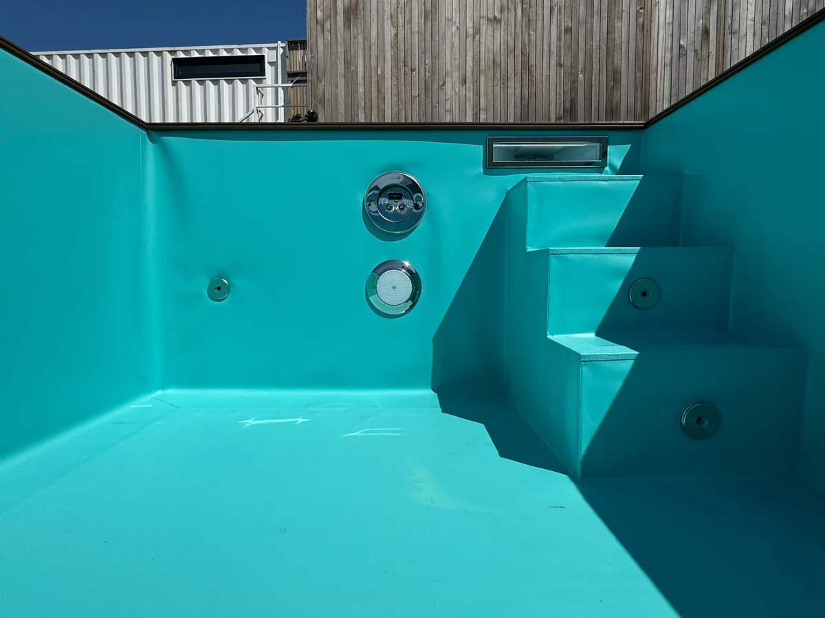 6M-_-20ft-_-Container-Swimming-Pool17-1.webp