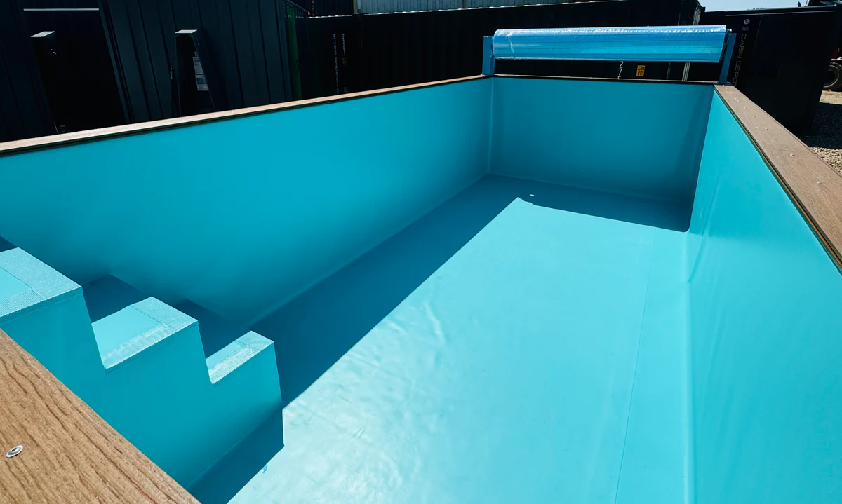 6M-_-20ft-_-Container-Swimming-Pool4.webp