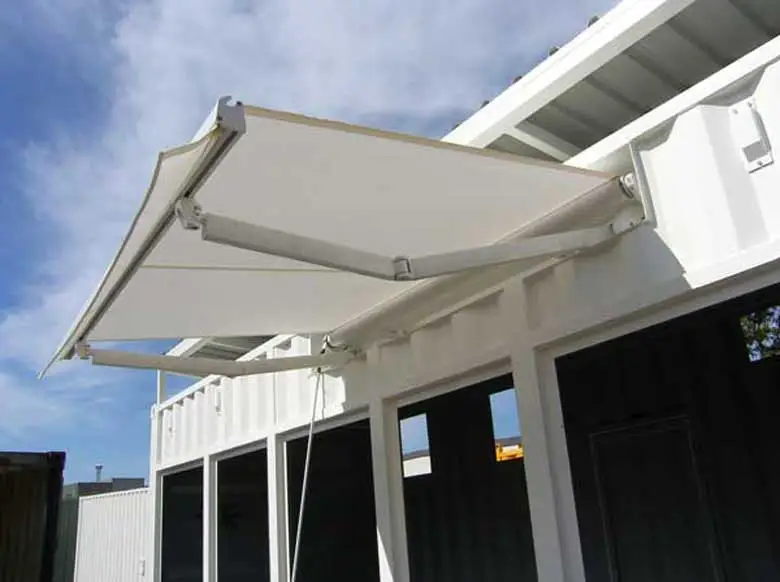 port-shipping-containers-switched-rooms-004.webp