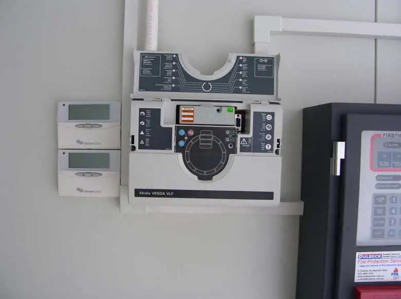 port-shipping-containers-switched-rooms-010.webp